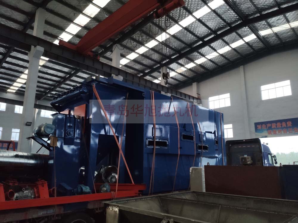 Q3720吊鉤式拋丸機裝車發貨圖